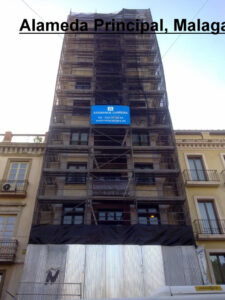 Edificio con andamio